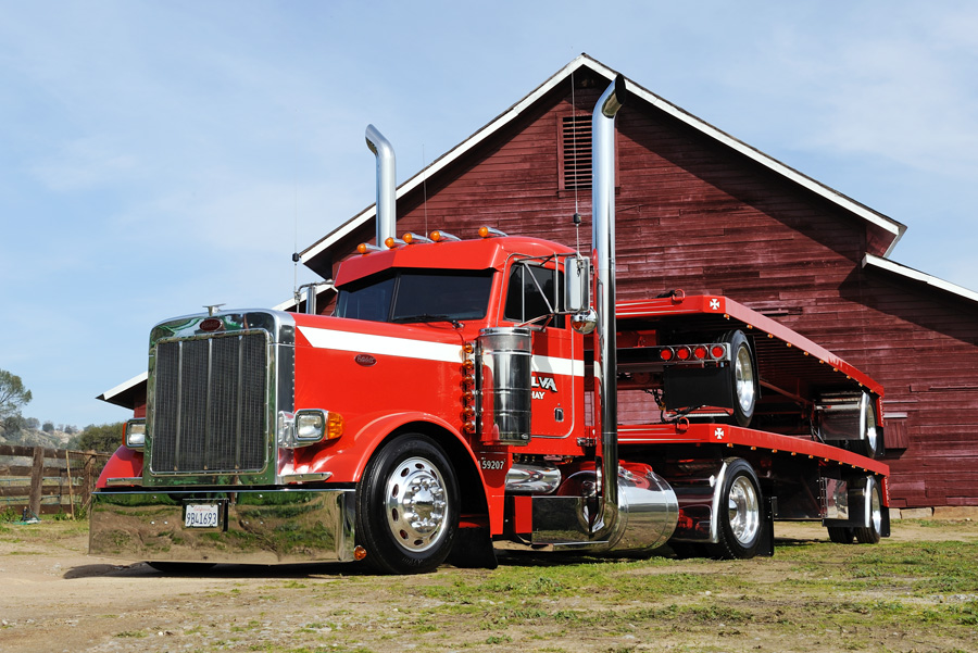 In 2008 John T was given the opportunity to buy the 2000 Peterbilt 379 