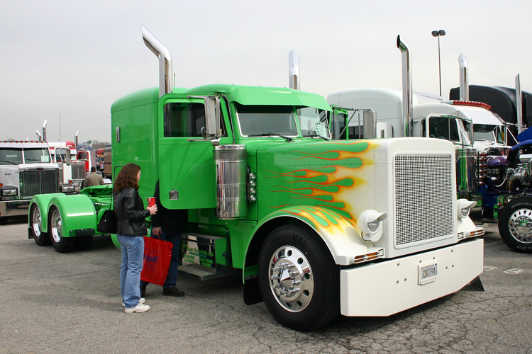 TEN FOUR MAGAZINE TRUCKING ON LINE MAGAZINE FOR TRUCKERS