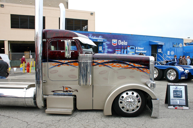 TEN FOUR MAGAZINE TRUCKING ON LINE MAGAZINE FOR TRUCKERS